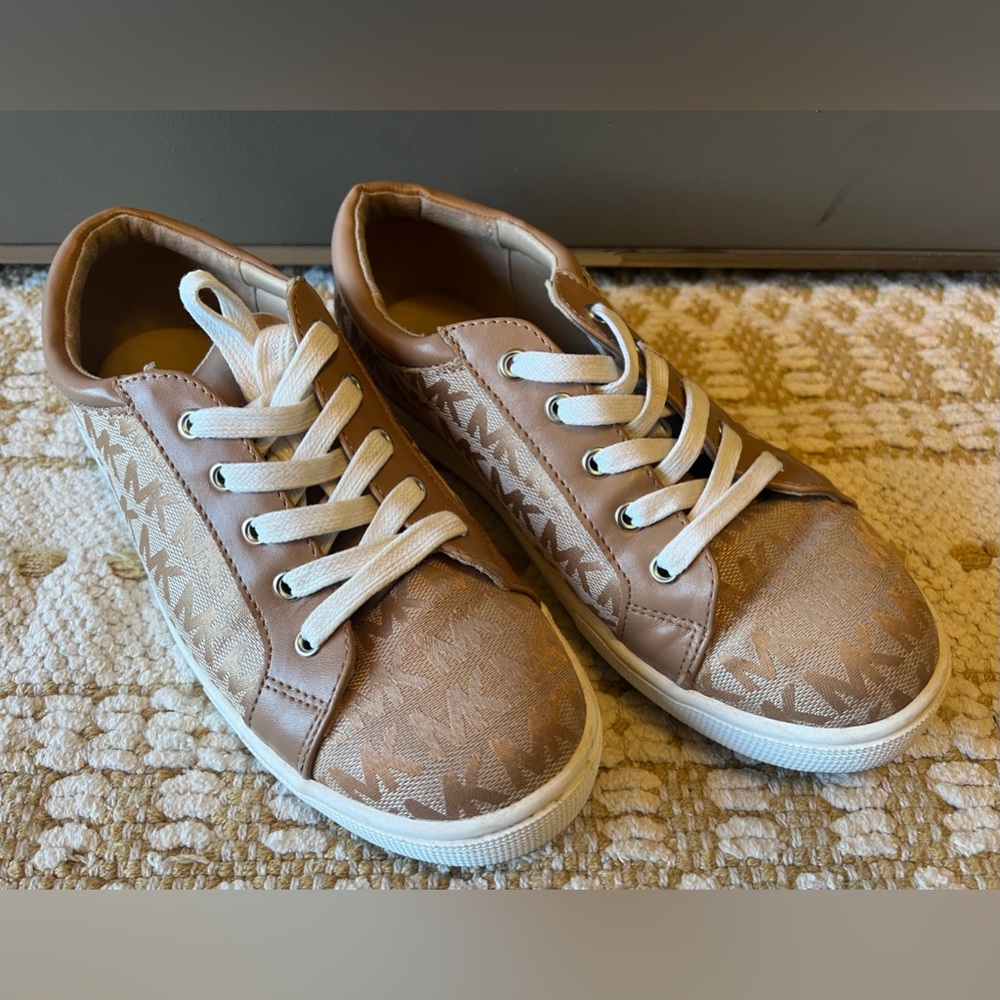 Authentic Michael Michael Kors MK Logo Youth / Women Sneakers Size 6 - 23.5cm